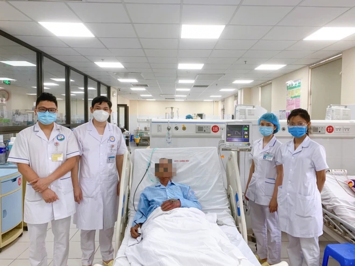 Bệnh nhân bị rắn cắn đang điều trị tại Khoa Hồi sức tích cực - Chống độc