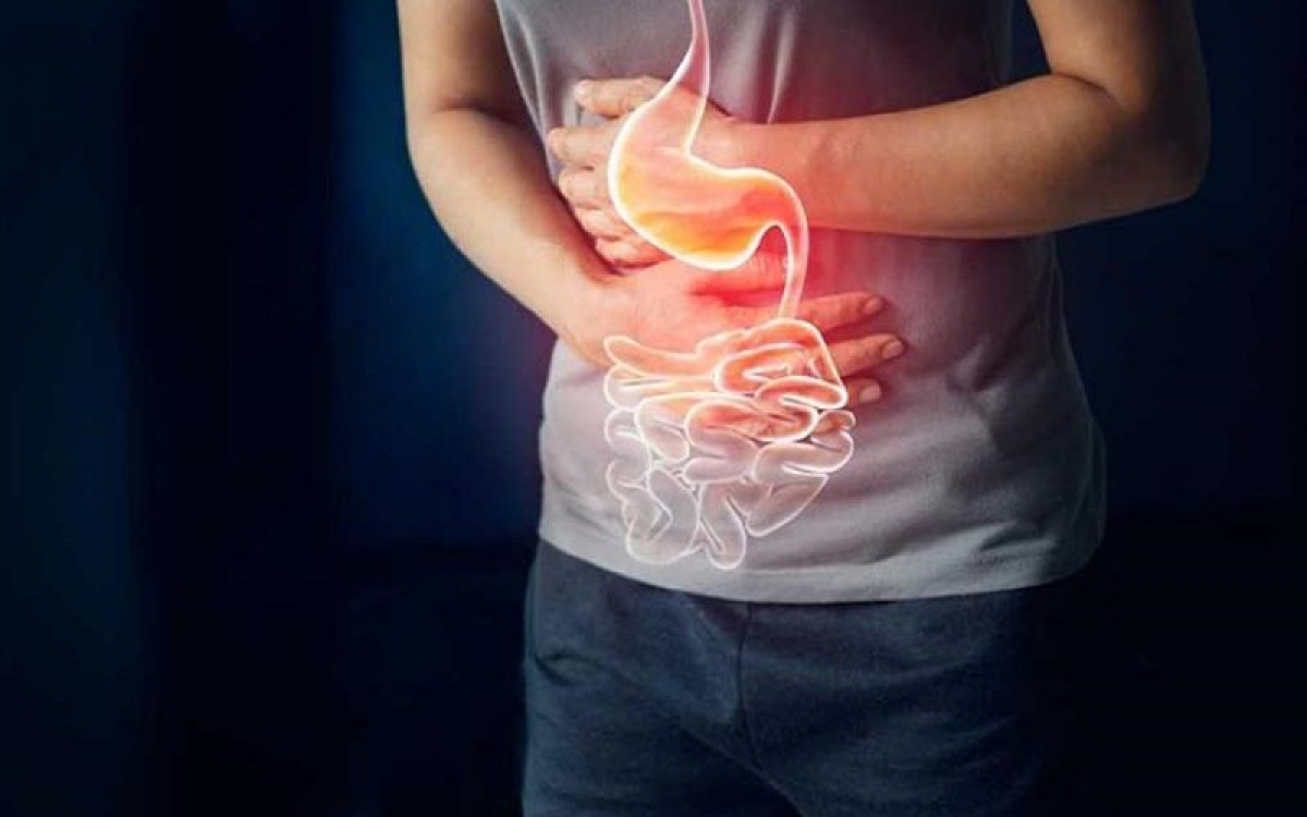 Ăn uống không lành mạnh, bỏ bữa, ăn nhiều thức ăn nhanh, chất kích thích là những thói quen xấu ảnh hưởng đến sức khỏe hệ tiêu hóa