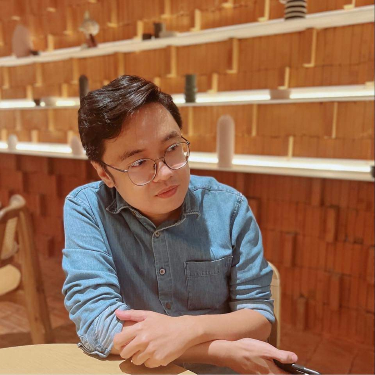 Đạo diễn Nguyễn Hữu Tuấn