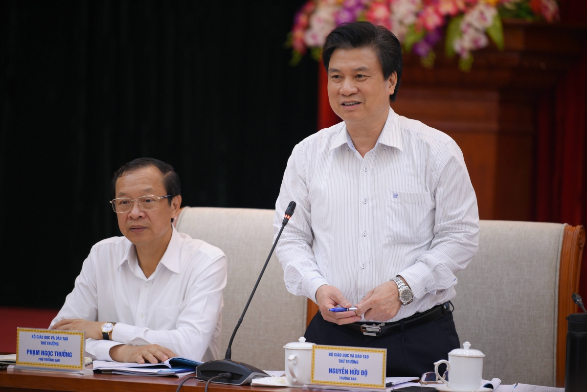 Thứ trưởng Bộ Giáo dục và Đào tạo Nguyễn Hữu Độ