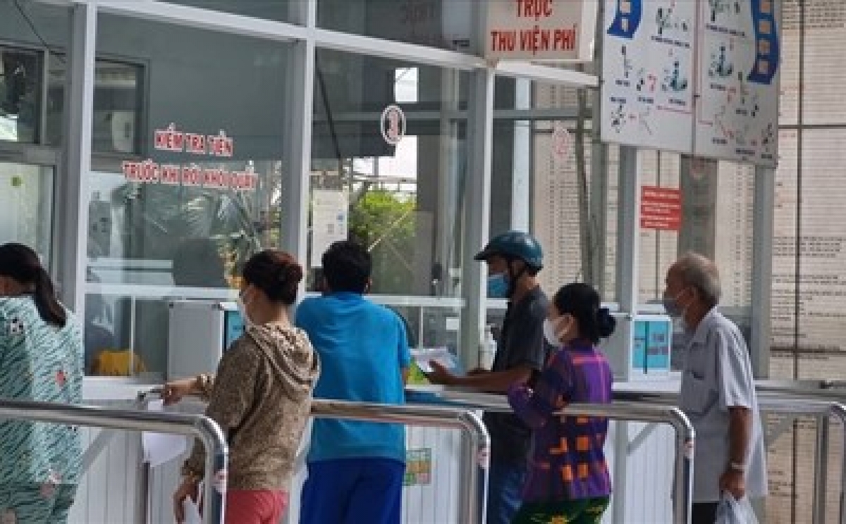 Nhiều bệnh nhân bức xúc khi thiếu thuốc BHYT