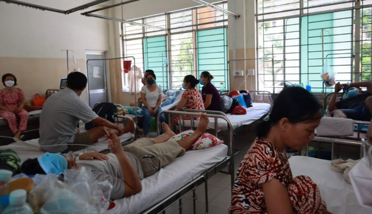 Quá tải bệnh nhân sốt xuất huyết đang là vấn đề khó khăn nhất ở các bệnh viện tuyến cuối TP.HCM hiện nay