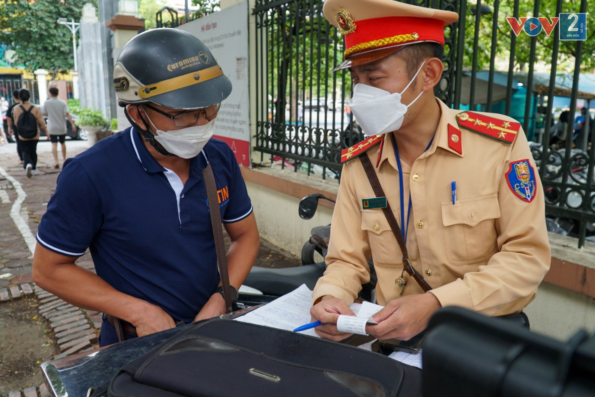Sau khi tổ công tác cho anh L xem kết quả đo nồng độ, anh L đã chấp nhận ký vào phiếu đo.