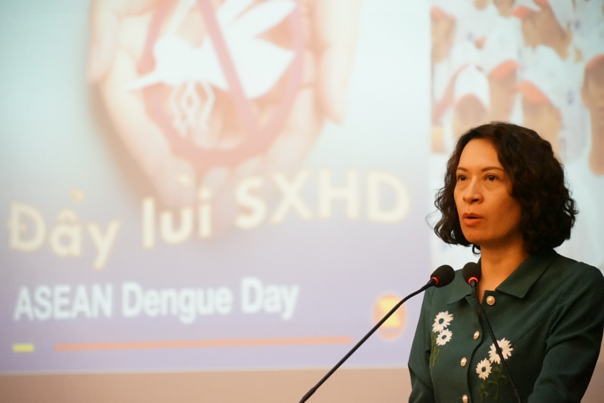 PGS.TS Nguyễn Thị Liên Hương - Thứ trưởng Bộ Y tế phát biểu tại hội nghị