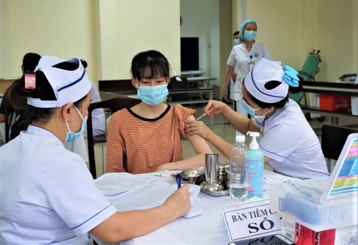 Tiêm vaccine là biện pháp phòng ngừa bệnh truyền nhiễm hiệu quả