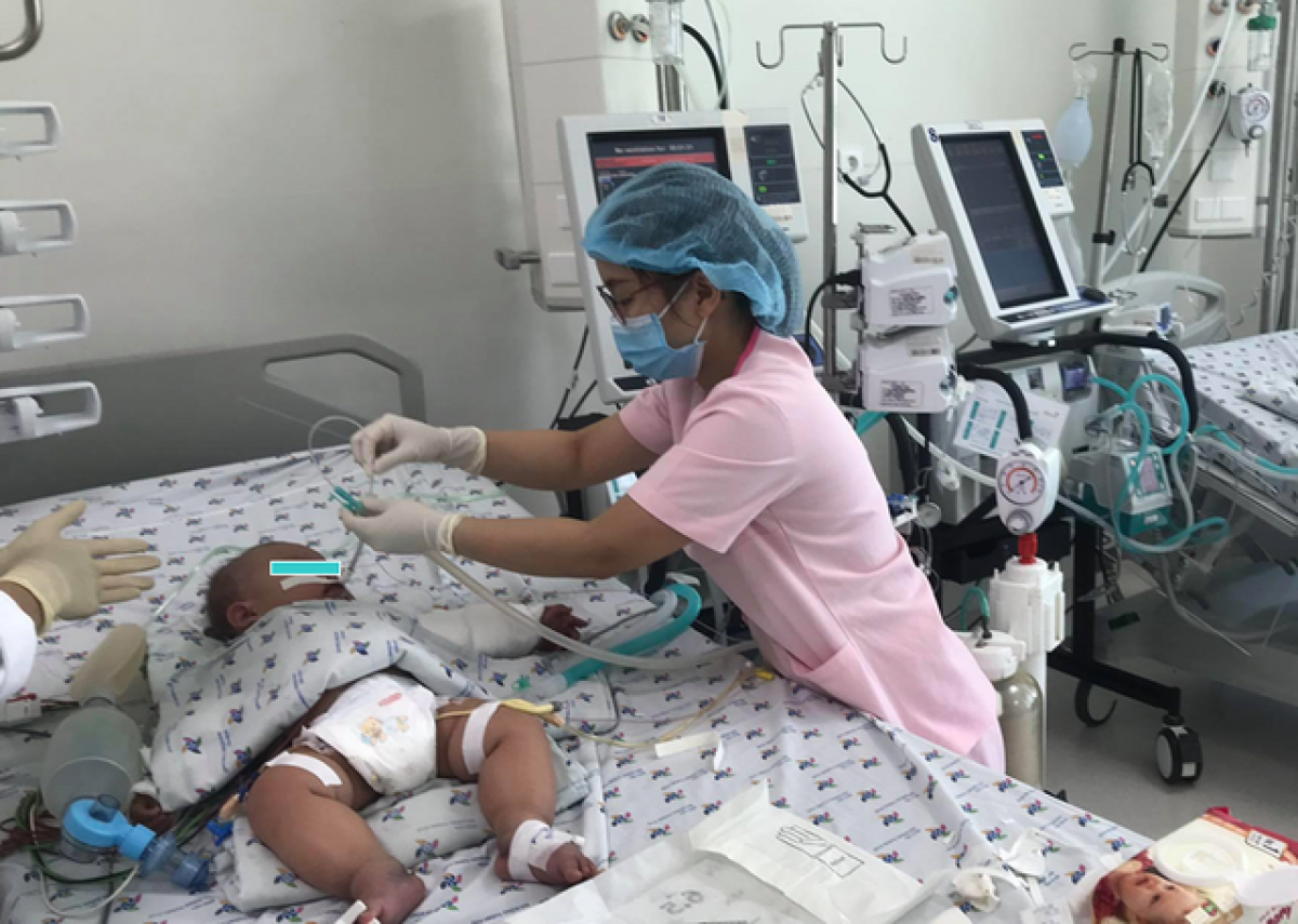 Trẻ mắc sốt xuất huyết điều trị tại BV Nhi đồng Thành phố