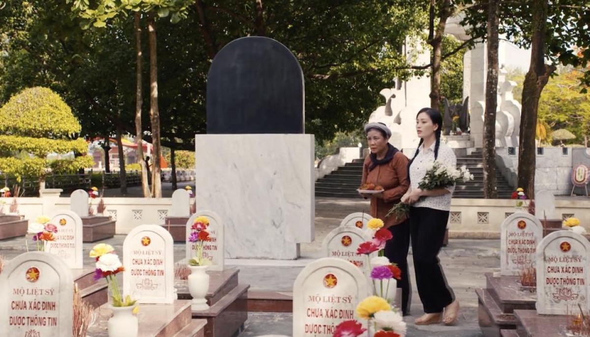"Khát vọng Trường Sơn" như một nén tâm nhang mà Huyền Trang kính cẩn tưởng nhớ các anh hùng liệt sĩ đã hi sinh xương máu vì đất nước, dân tộc