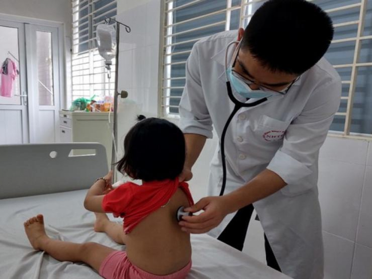 Nhiều bệnh nhi nhập viện trong tình trạng nặng