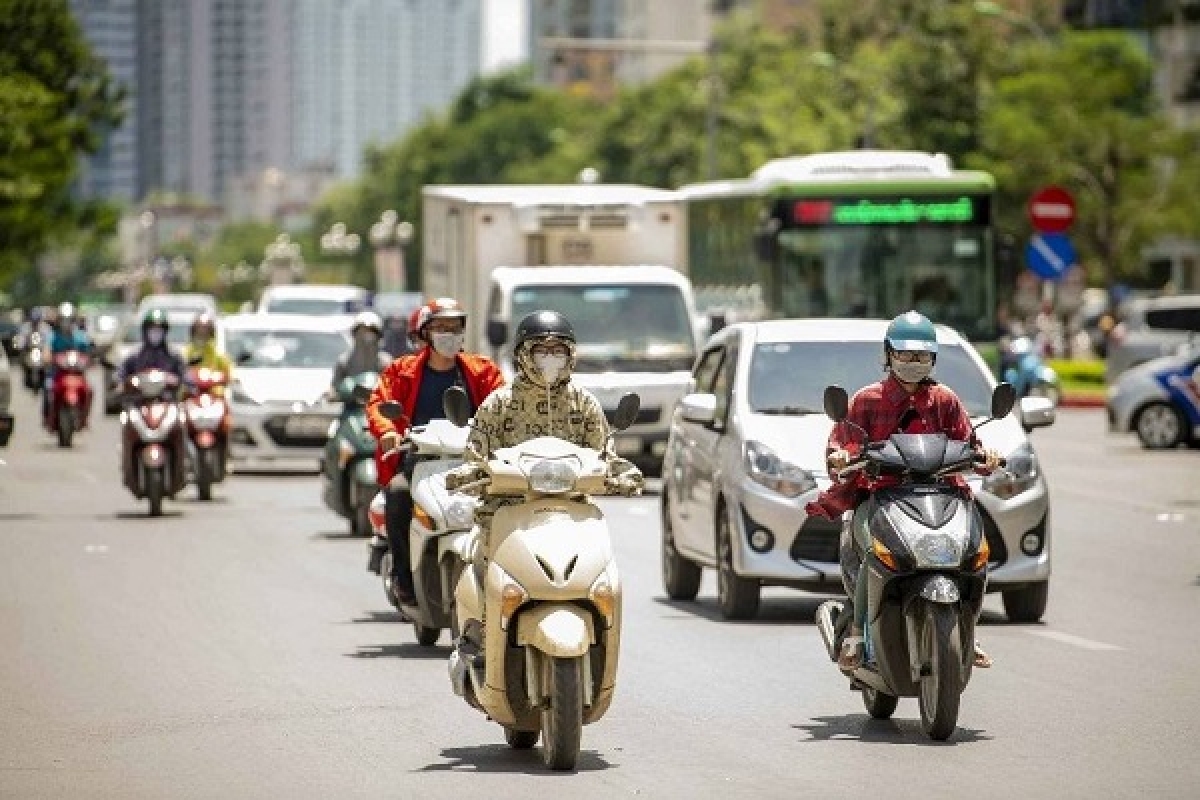 Nắng nóng có thể gây mất nước, kiệt sức, đột qụy do sốc nhiệt