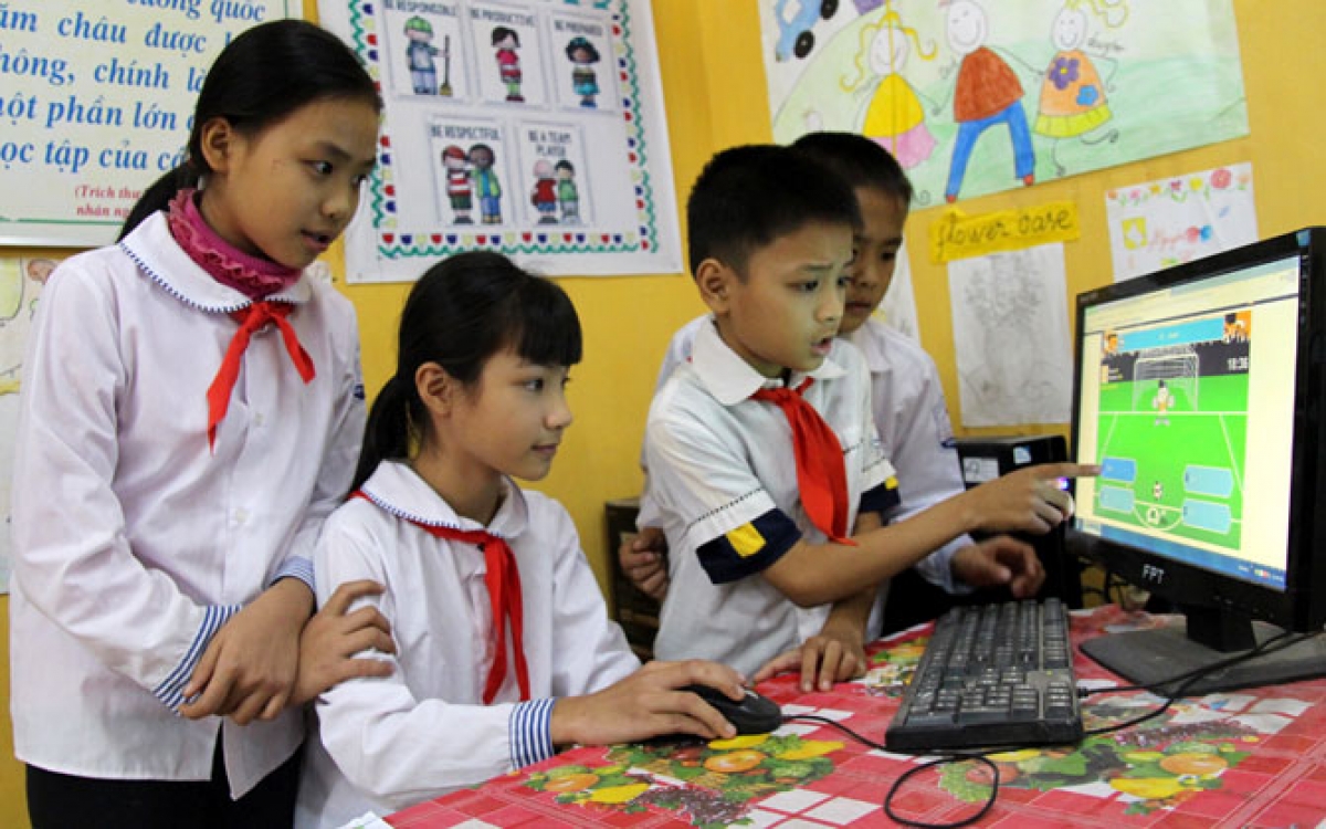 Kon Tum sẽ điều động giáo viên dạy liên trường để giải quyết bài toàn thiếu giáo viên dạy Tin học, Ngoại ngữ từ lớp 3, năm học 2022-2023