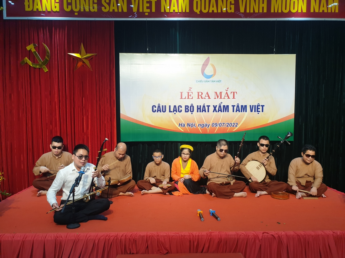 Tiết mục "Quyết chí tu thân" do Văn Nam - CLB hát xẩm Từ Sơn - Bắc Ninh biểu diễn