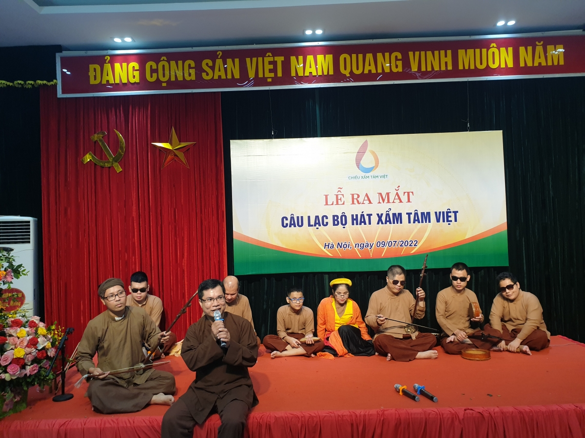 Tiết mục "Dạt nước cánh bèo" do bác Nghiêm Xuân Mừng - Thành viên Hội người yêu Xẩm