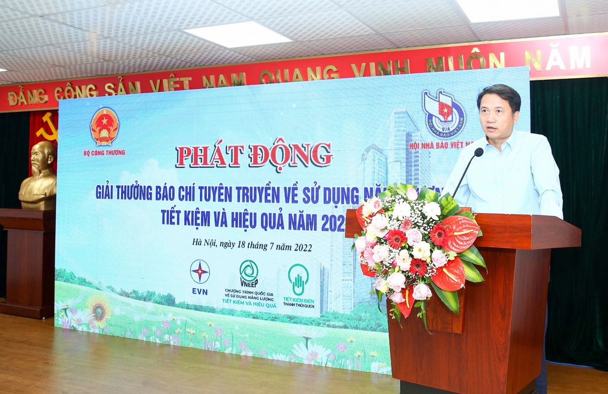 Ông Phương Hoàng Kim - Vụ trưởng Vụ Tiết kiệm năng lượng và Phát triển bền vững, Bộ Công thương phát biểu tại Lễ phát động