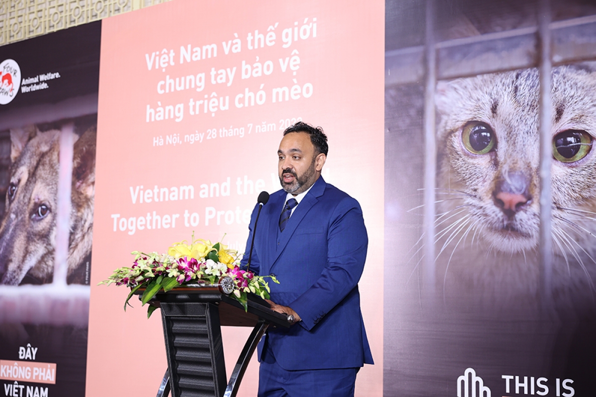 Bác sĩ Karanvir Kukreja, Trưởng chương trình Động vật đồng hành Đông Nam Á của FOUR PAWS