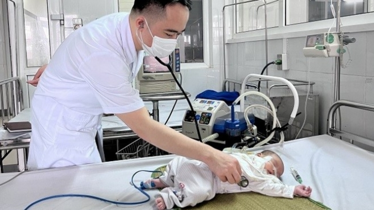 Đa số trẻ mắc RSV đểu mới chỉ vài tháng tuổi