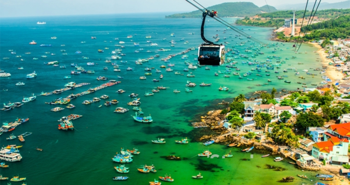 Phú Quốc nhìn từ cáp treo Hòn Thơm