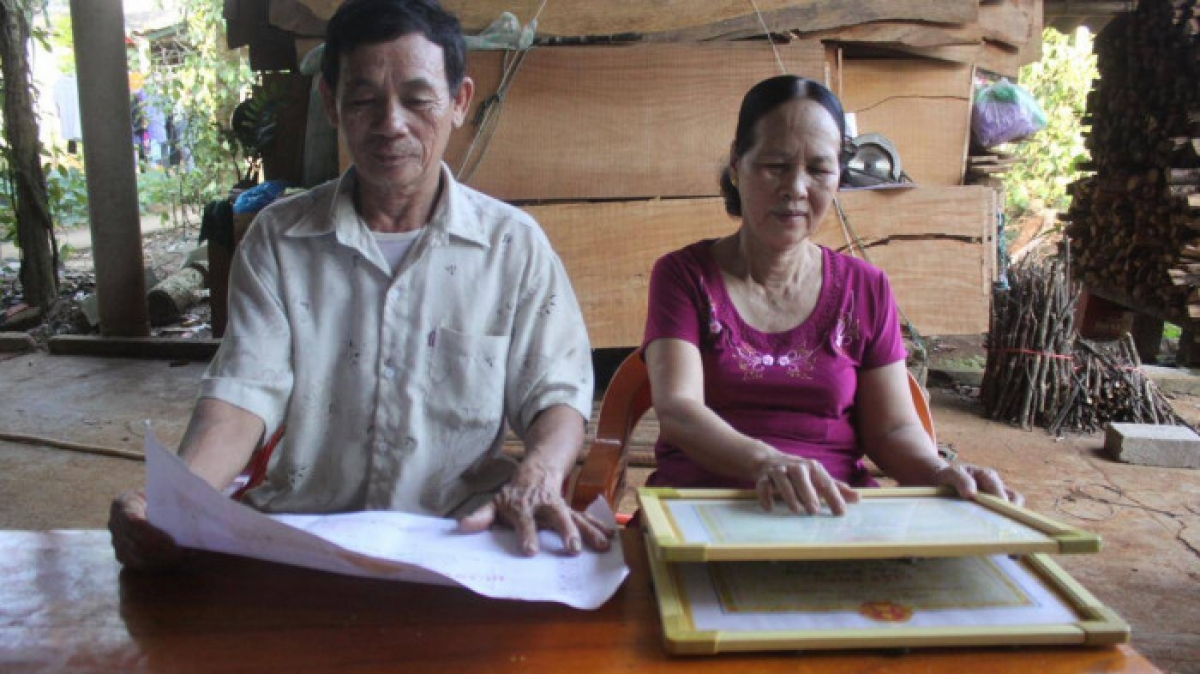 Cô con gái người gác đèn biển năm xưa Phan Thị Hoa bồi hồi nhớ lại những chiến tích và kỷ niệm về một thời hoa lửa của cha mẹ mình.