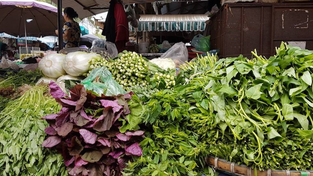 Qua giám sát , Ban Quản lý ATTP TP Hồ Chí Minh phát hiện dư lượng thuốc bảo vệ thực vật trên 271/570 mẫu rau, trái cây