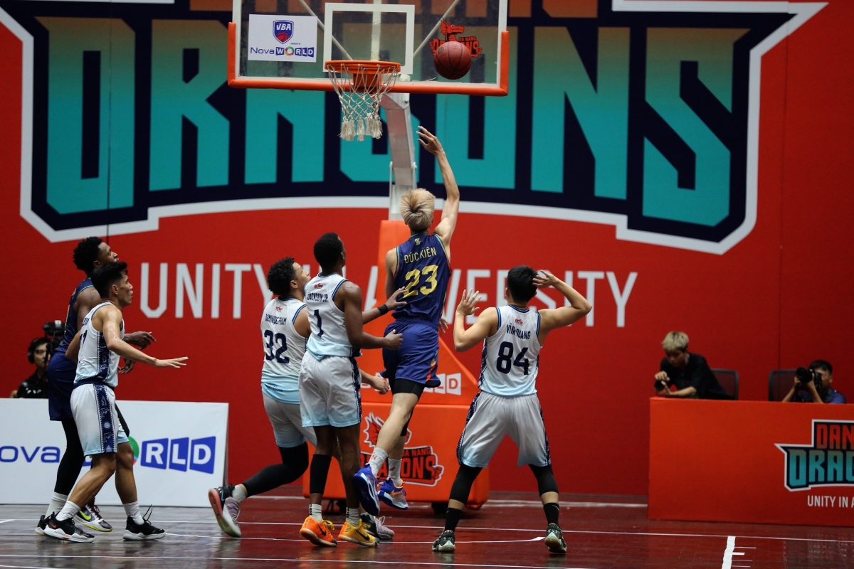 Danang Dragons chơi bùng nổ trong hiệp đấu cuối