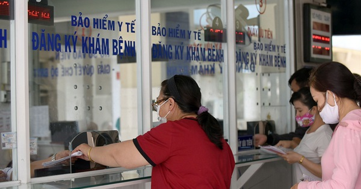Người dân khám chữa bệnh bằng BHYT