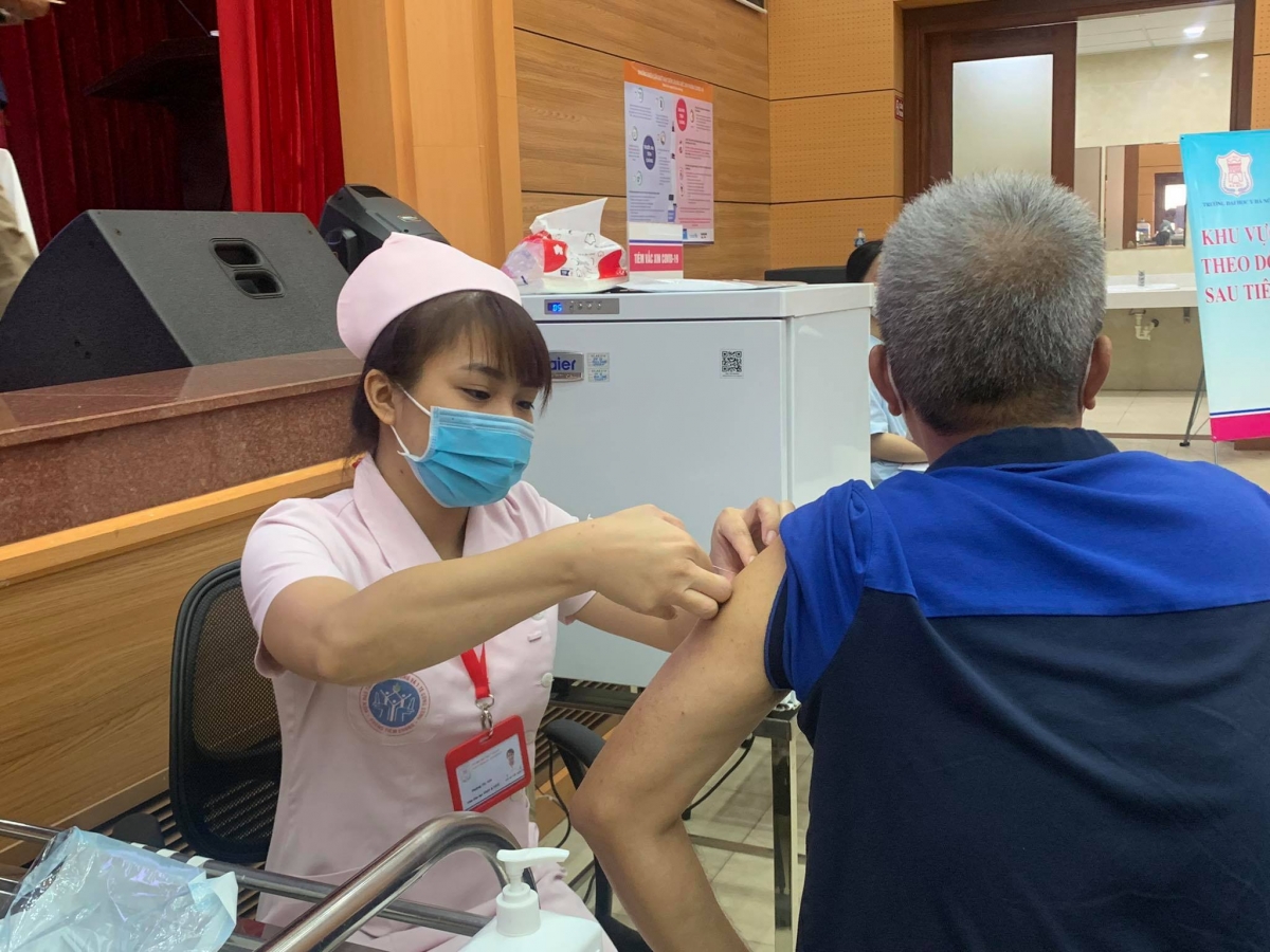 Nhiều địa phương chậm triển khai tiêm vaccine Covid-19 mũi 3, mũi 4