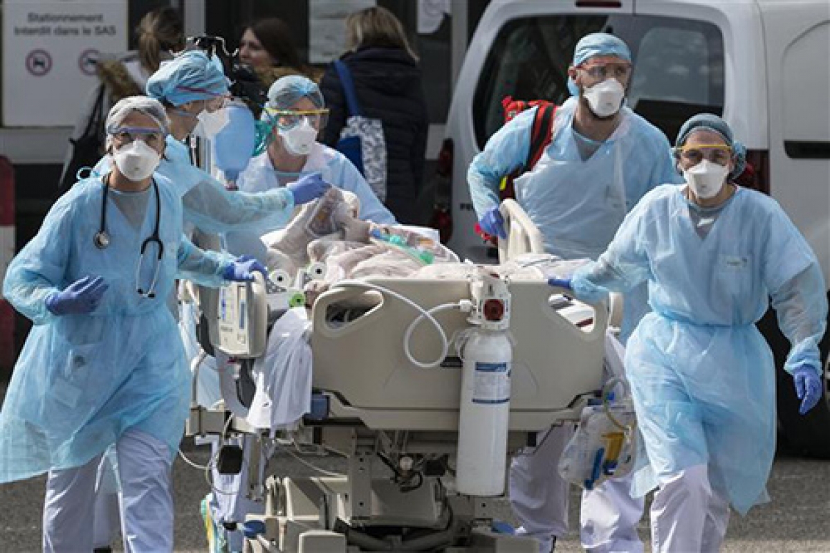 Biến thể phụ Omicron có thể khiến bệnh viện quá tải nếu số ca nhiễm tăng nhanh