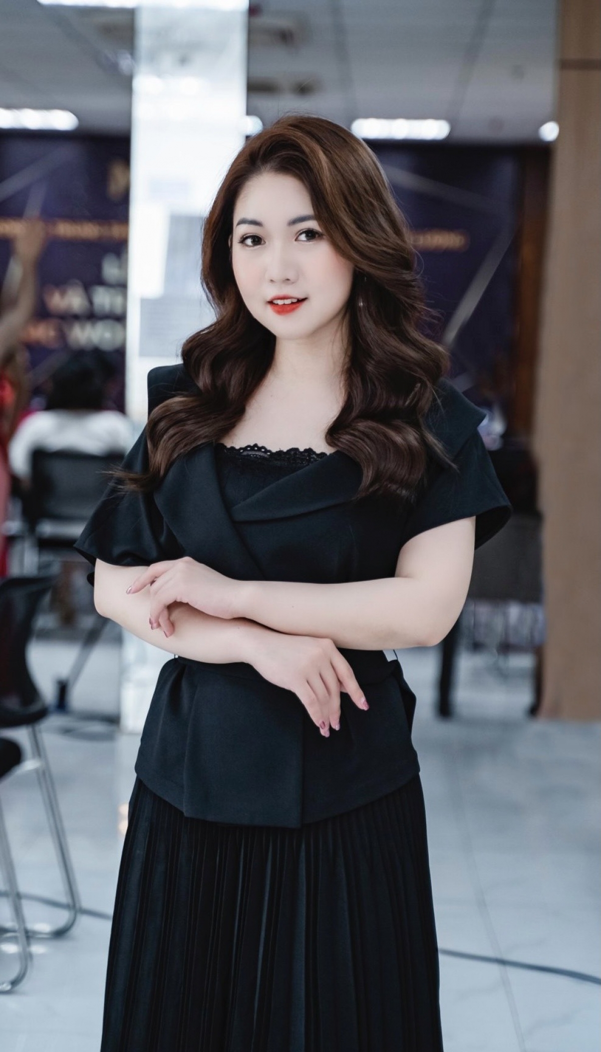 Bạn bè thường nói Hà Thu dành cả thanh xuân để đi thi