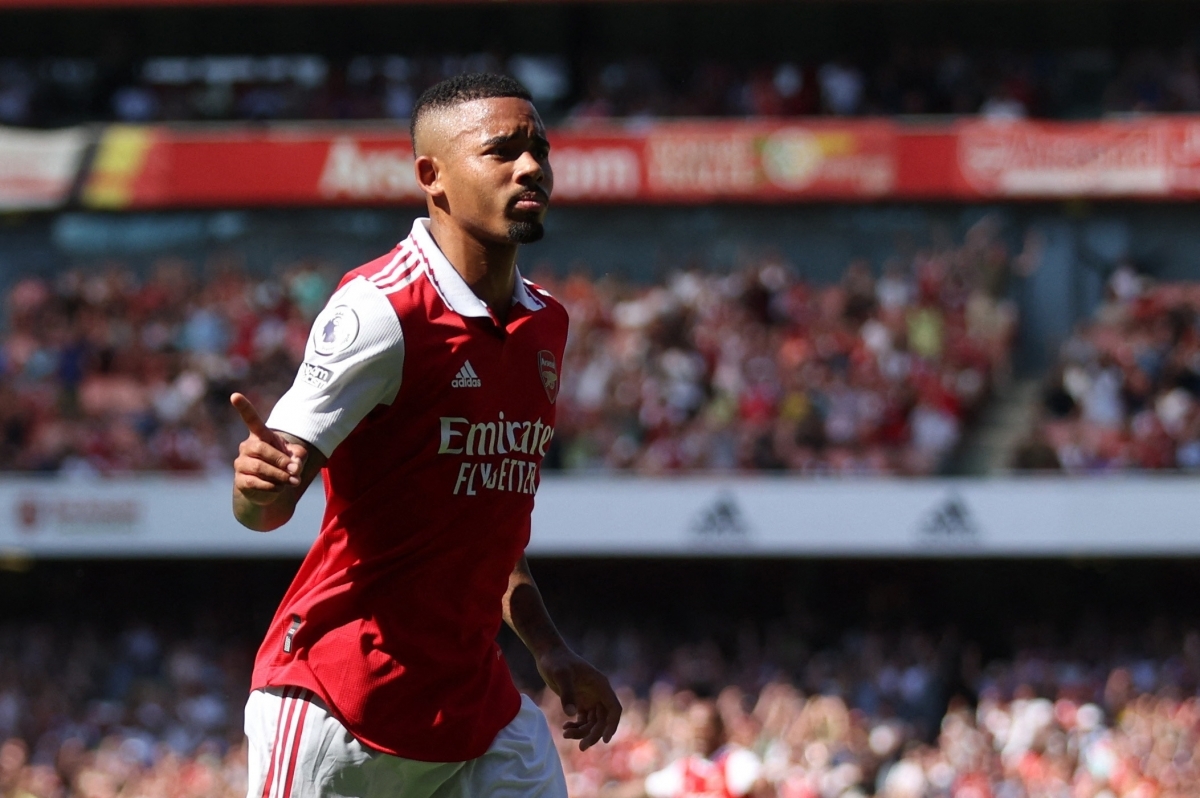Gabriel Jesus lập cú đúp trong ngày ra mắt chính thức sân Emirates.
