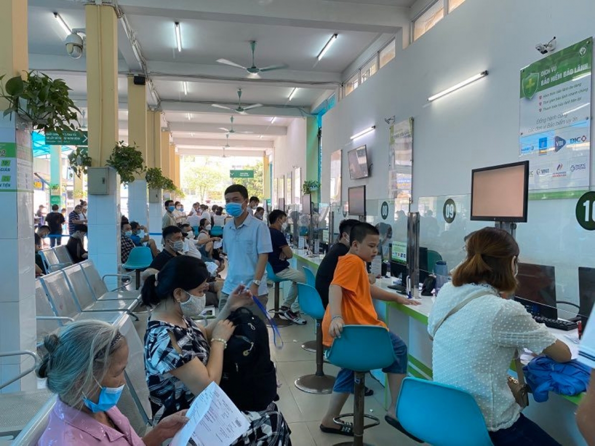 Bệnh nhân đến khám Bệnh viện Hữu Nghị Việt Đức