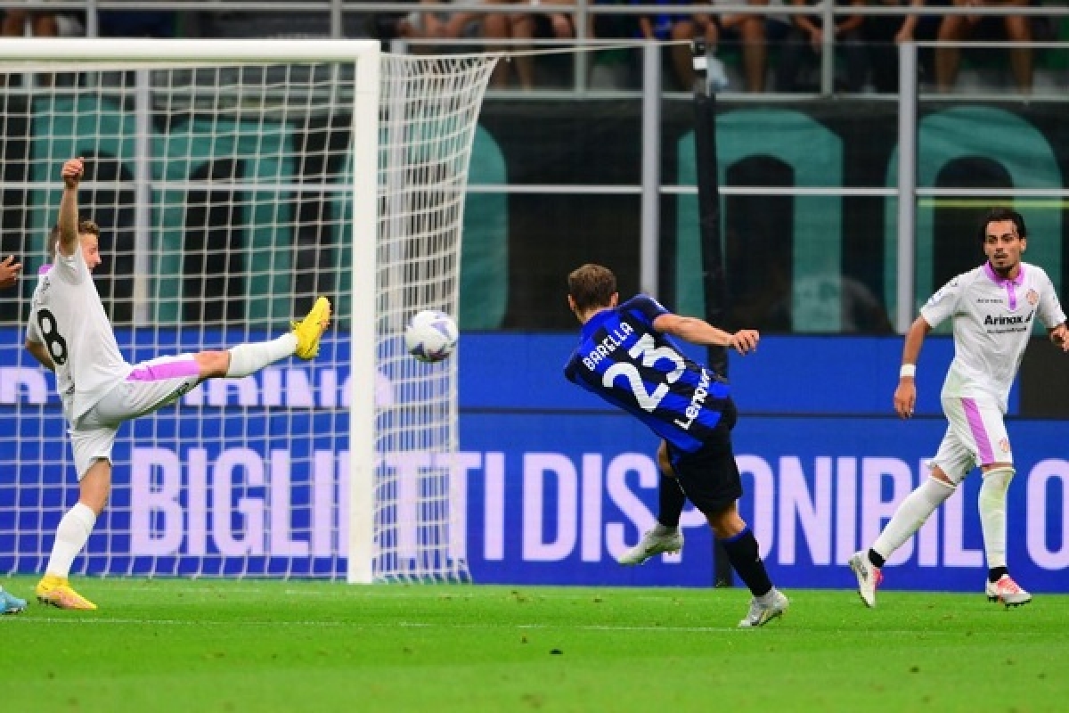 Nicolo Barella lập siêu phẩm từ cú volley (Ảnh: Internet)