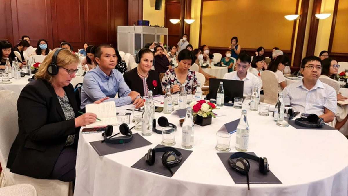 Các đại biểu tham dự Hội thảo “Tăng cường nguồn lực tài chính trong nước để thúc đẩy bình đẳng giới tại Việt Nam”
