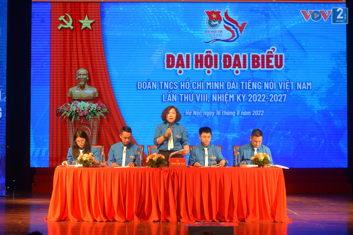 Đoàn Chủ tịch điều hành Đại hội Đại biểu Đoàn TNCS Hồ Chí Minh Đài Tiếng nói Việt Nam lần thứ VIII