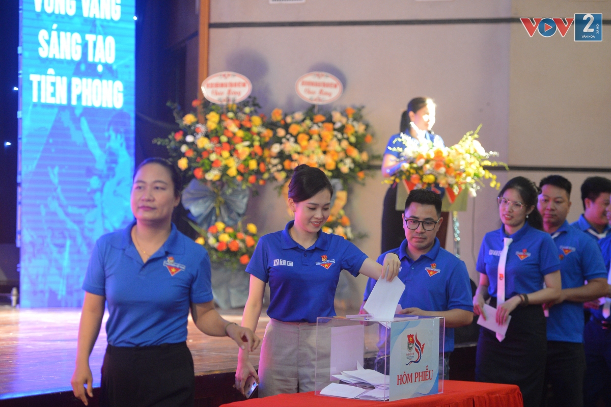 Các đại biểu bỏ phiếu bầu Ban Chấp hành Đoàn TNCS Hồ Chí Minh Đài TNVN khoá VIII, nhiệm kỳ 2022-2027