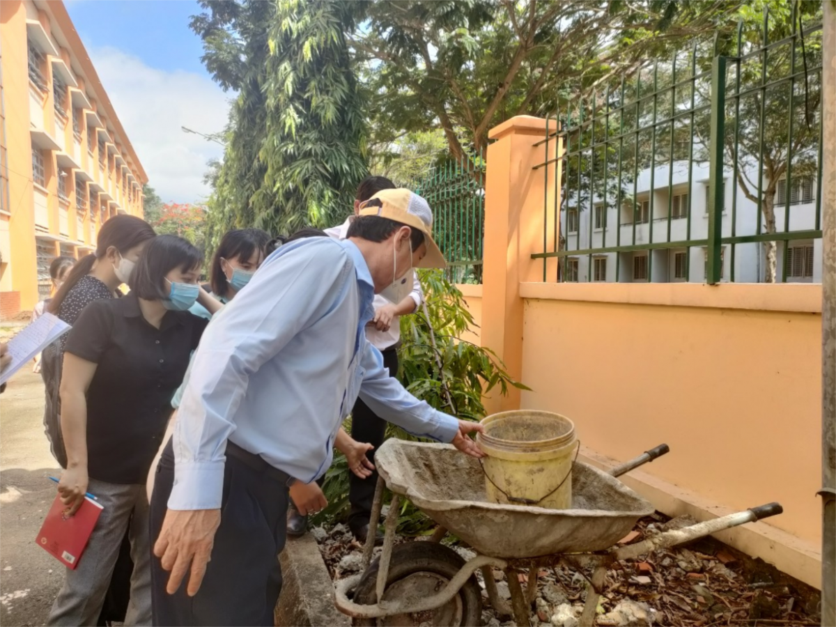 Đoàn thanh tra Sở Y tế TP. Hồ Chí Minh đi kiểm tra, giám sát công tác phòng chống dịch sốt xuất huyết ở địa phương
