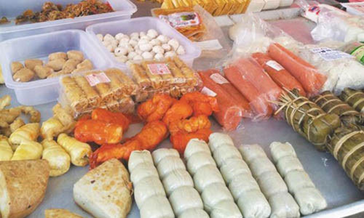 Hiện nay, nhiều món ăn chay chế biến sẵn không công bố thành phần nguyên liệu được sử dụng nên người dùng nên lưu ý khi mua