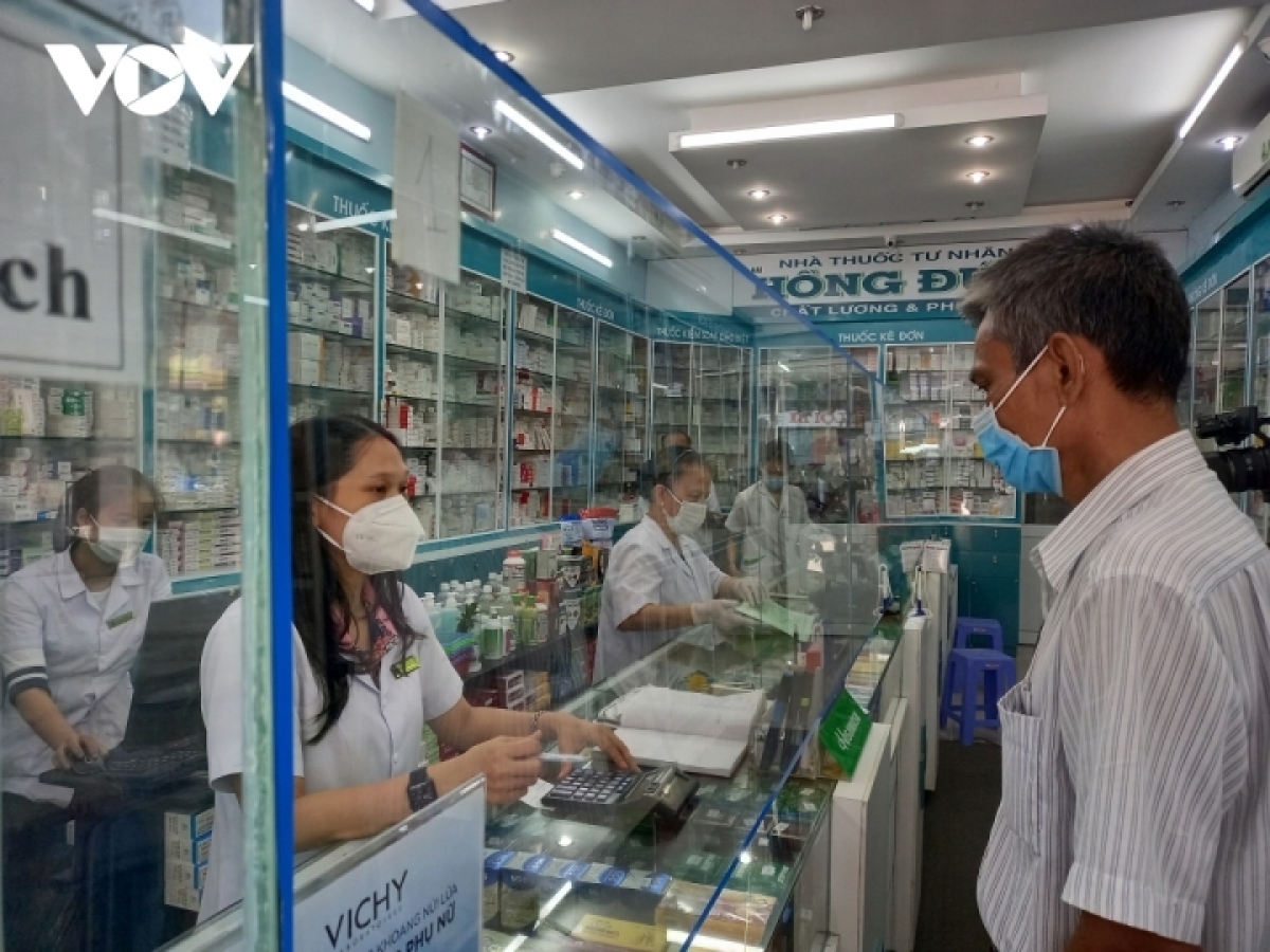 Các hiệu thuốc không lợi dụng tình hình dịch bệnh để đầu cơ, găm hàng và đẩy giá thuốc tăng cao nhằm trục lợi.