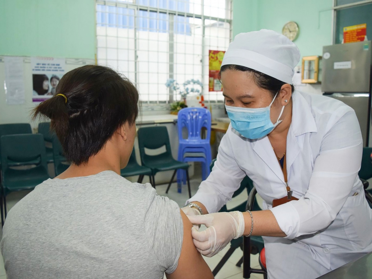 Vaccine dại cần phải tiêm sớm nhất có thể sau khi bị chó mèo cắn hoặc cào xước.