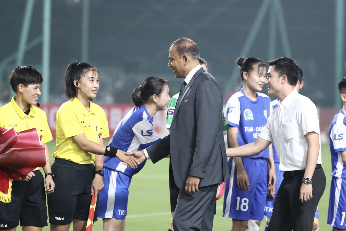 Đại diện AFC tham dự lễ khai mạc giải bóng đá nữ VĐQG 2022