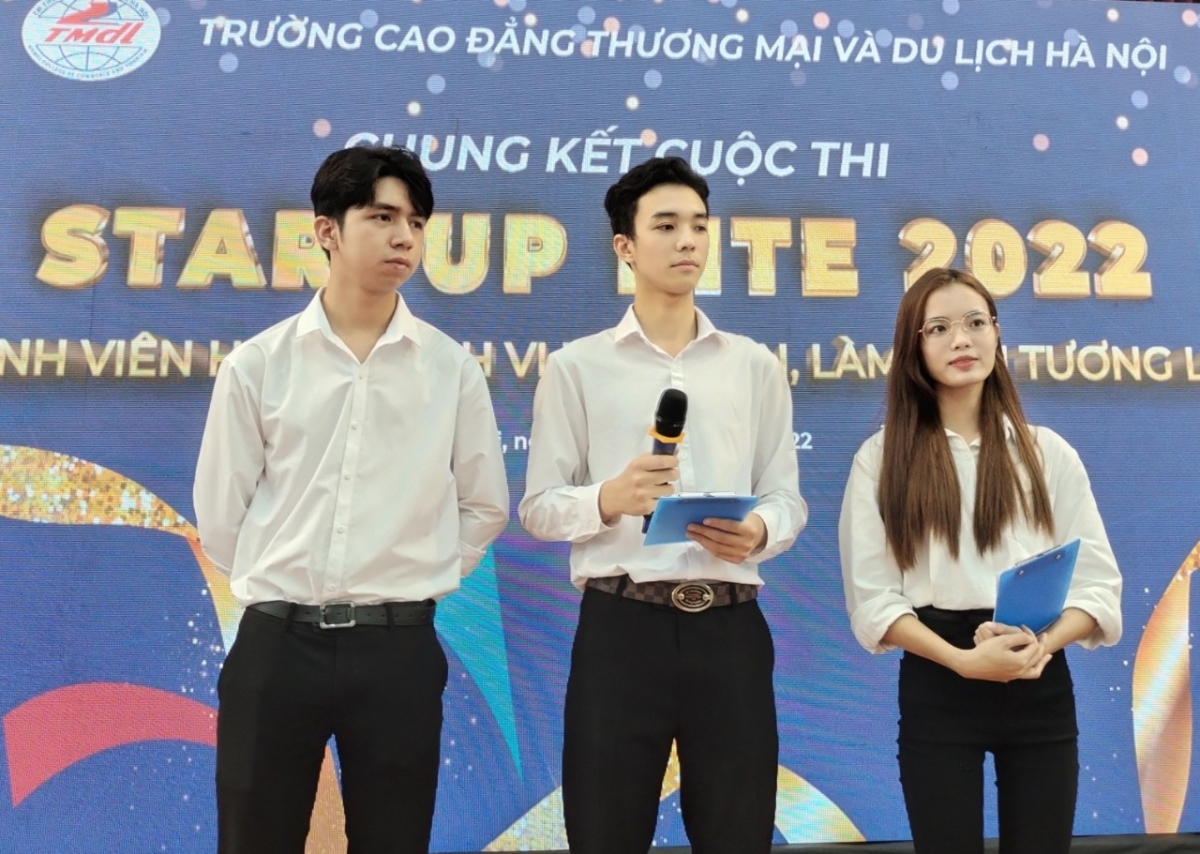 Nhóm khởi nghiệp “Xen Xanh”