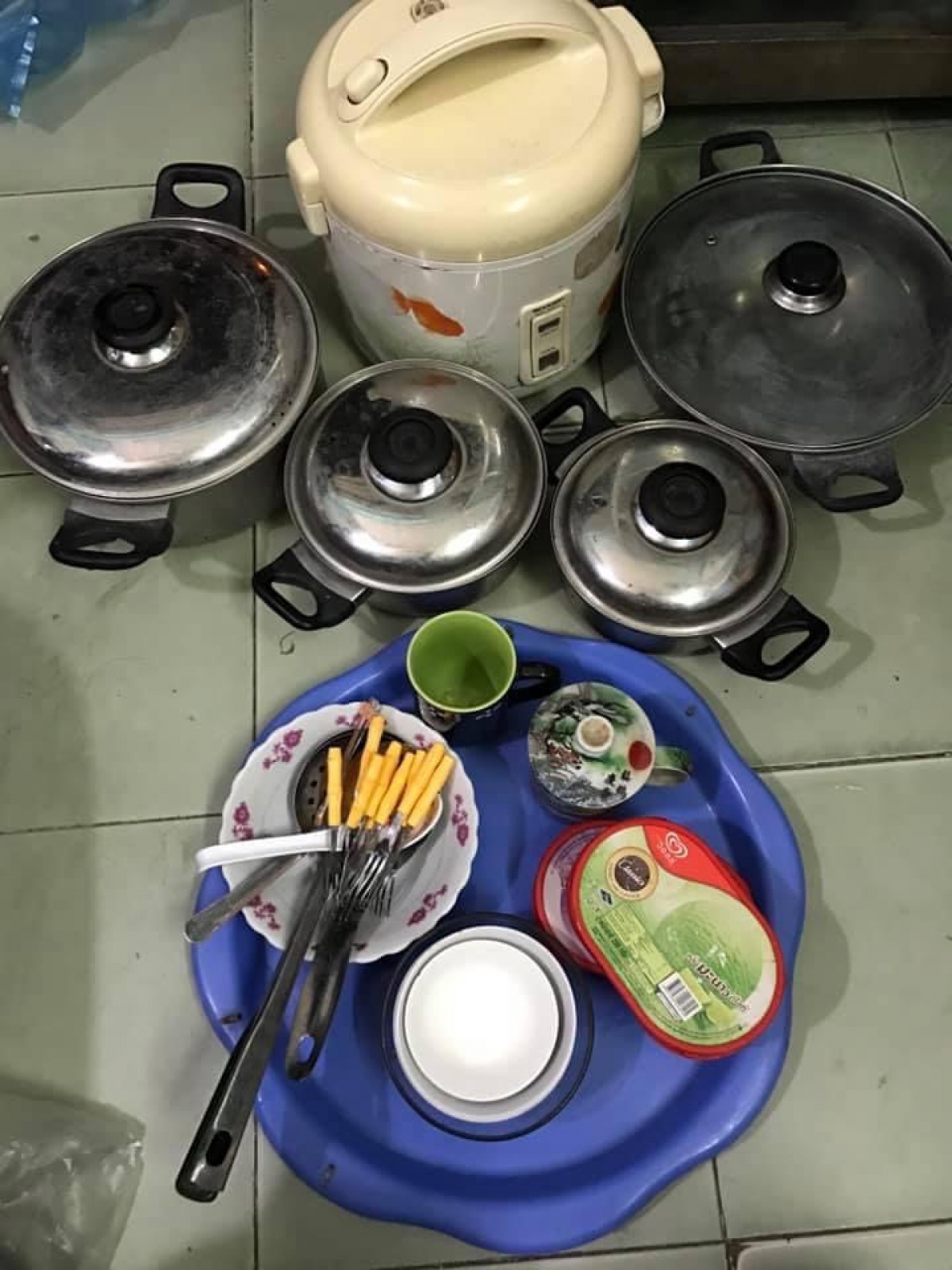 Không chỉ xin quần áo mà "bà đồng nát" Bùi Thị Thanh Xuân còn xin bất cứ thứ gì còn dùng được