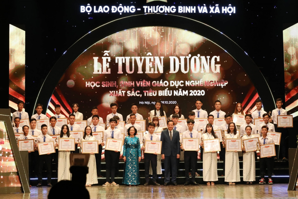 Lễ tuyên dương học sinh, sinh viên các cơ sở giáo dục nghề nghiệp năm 2020