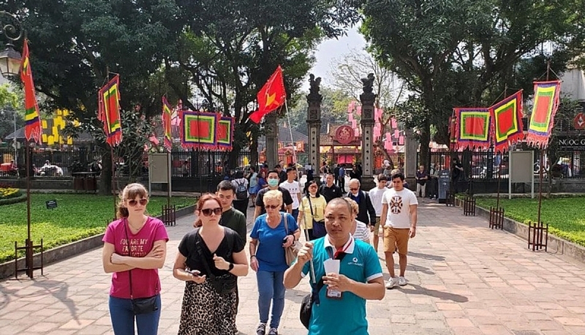 Sở Du lịch Hà Nội cũng công khai số đường dây nóng <a href="tel:1800556896">1800556896</a> để tiếp nhận phản ánh liên quan đến các hoạt động du lịch trên địa bàn thành phố
