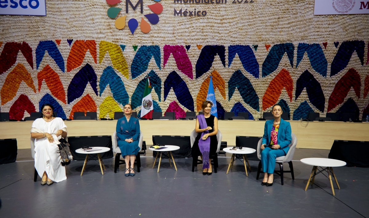 Tổng Giám đốc UNESCO Audrey Azoulay (thứ 2 từ phải sang)