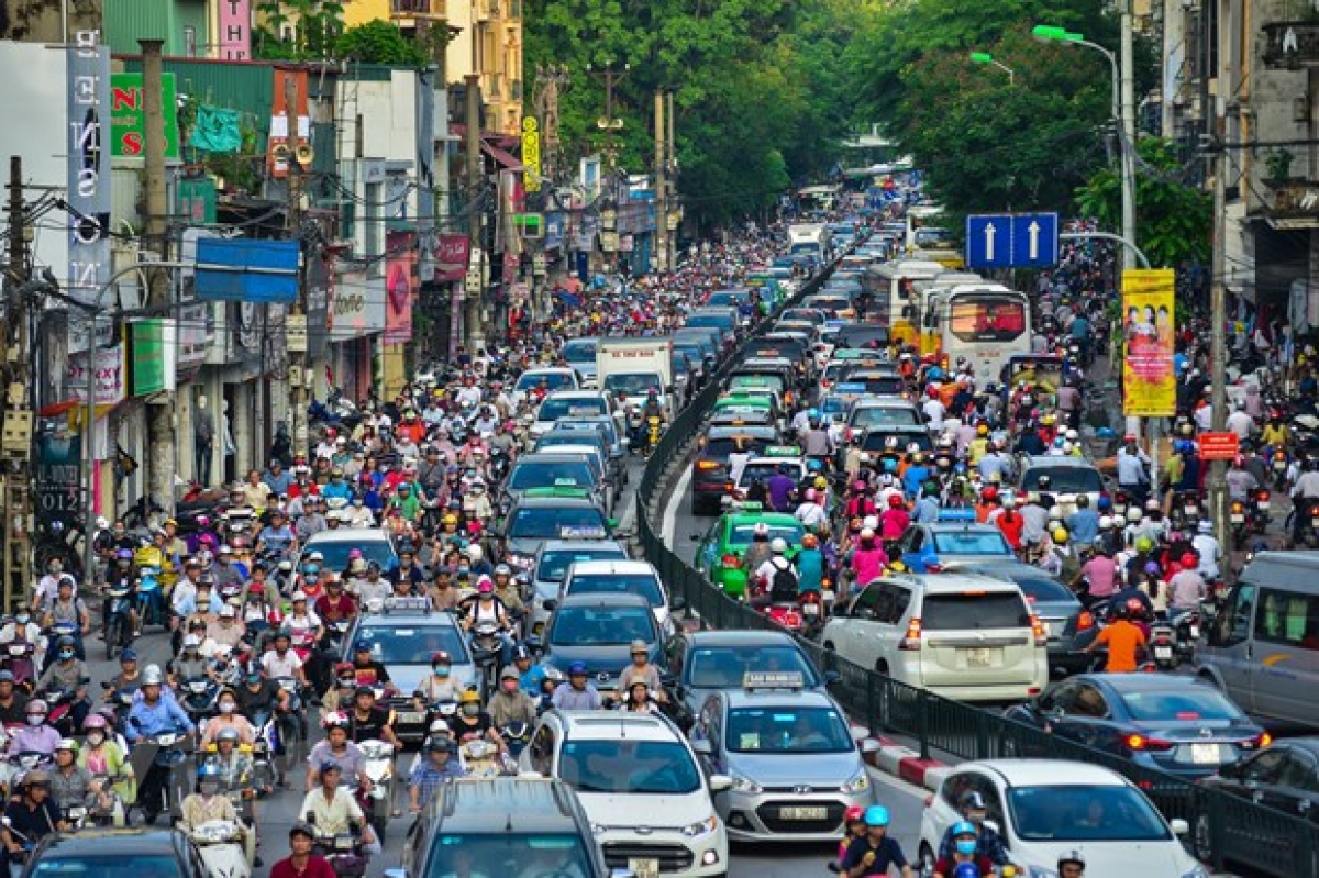 Cần một giải pháp tổng thể để chống ùn tắc