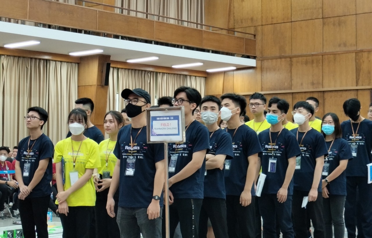 Các đội tham dự cuộc thi Robotics cấp quốc gia sử dụng VEX IQ