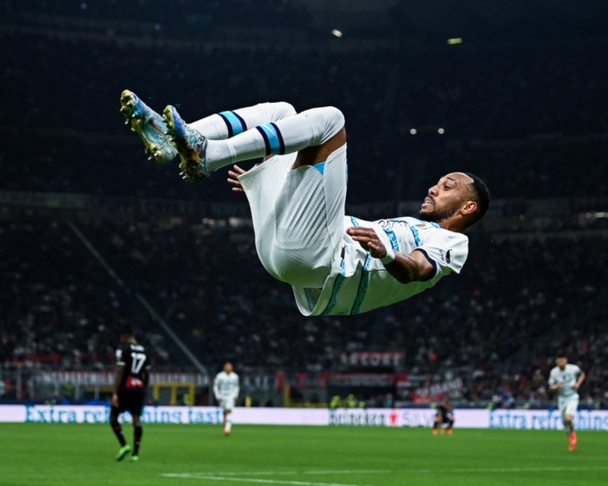 Aubameyang phấn khích sau khi lập công (Ảnh: Internet)