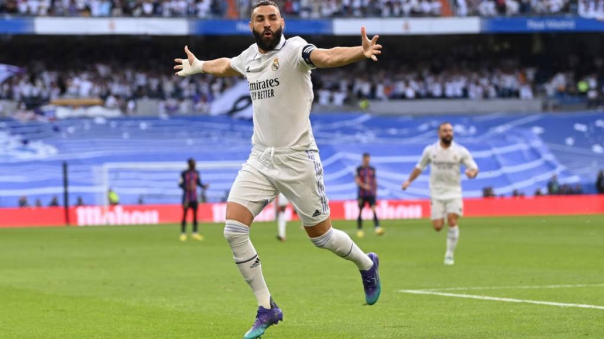 Karim Benzema khơi mào cho chiến thắng của Real trước Barca (Ảnh: Internet)