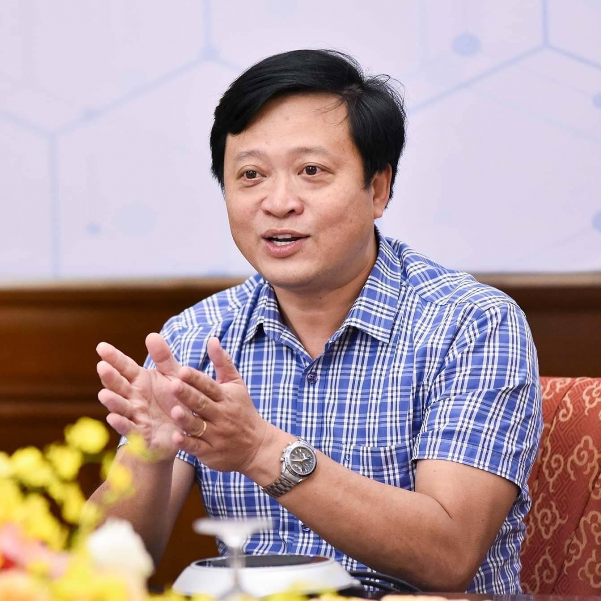 PGS.TS Phạm Mạnh Hà cho rằng không nên đặt khung cứng cho giờ vào học.