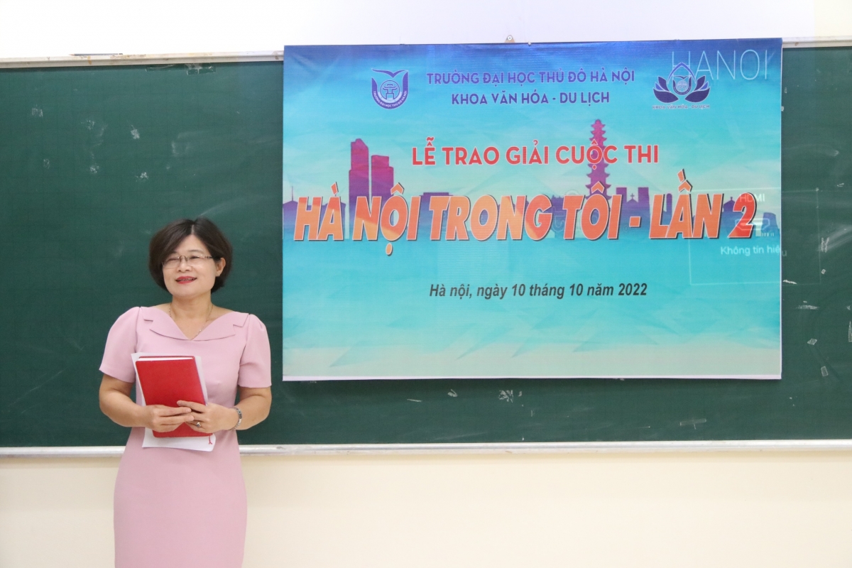 TS. Lê Thị Thu Hương, Trưởng Khoa Văn hóa- Du lịch chia sẻ những mong mỏi từ phía lãnh đạo khoa và Nhà trường trong việc tổ chức và duy trì cuộc thi "Hà Nội trong tôi".
