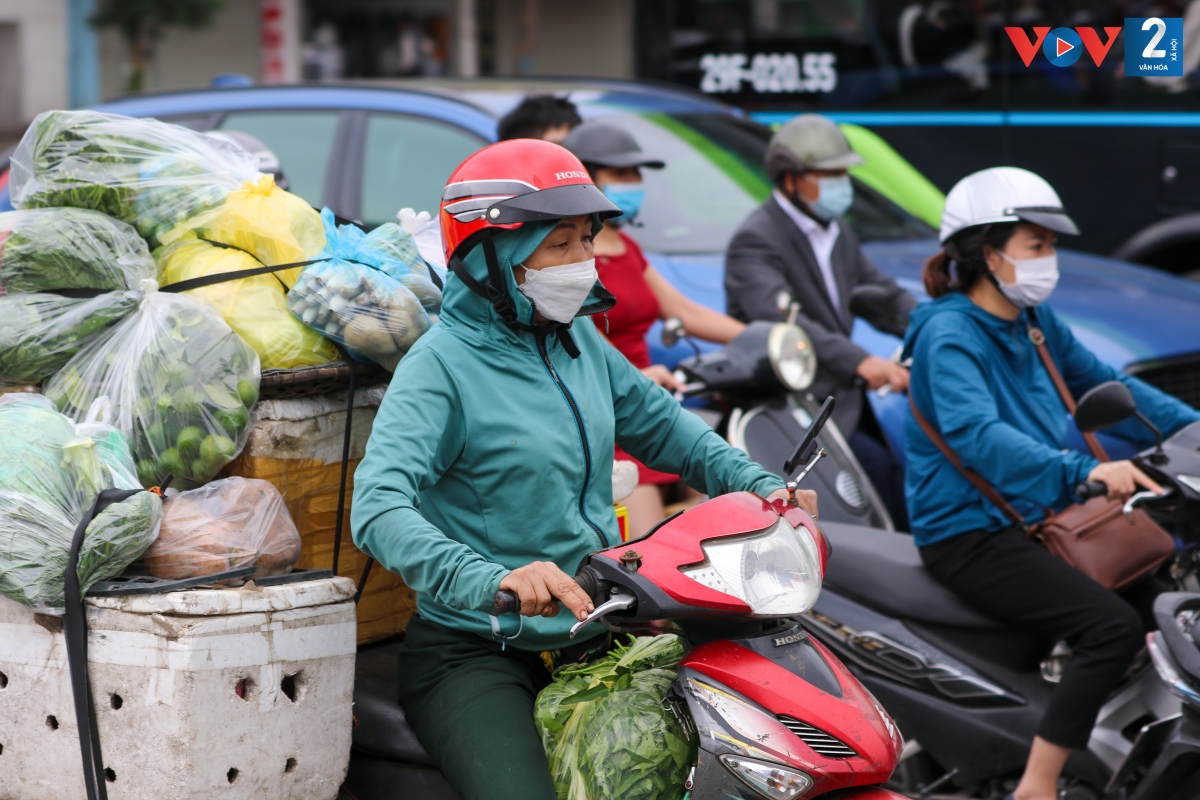 Do áp cao lạnh lục địa có cường độ ổn định, sau đó suy yếu chậm dần nên từ ngày 11 đến 18/10, thành phố Hà Nội nắng hanh về trưa và chiều, lạnh về đêm và sáng, nhiệt độ thấp nhất 19-21 độ C, cao nhất 27-29 độ C.